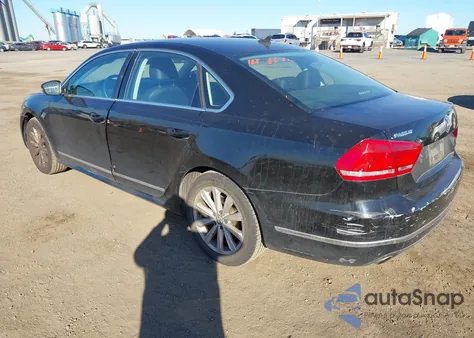 2013 Volkswagen Passat 2.5L Sel z USA, uszkodzony, nr VIN 1VWCP7A32DC079053